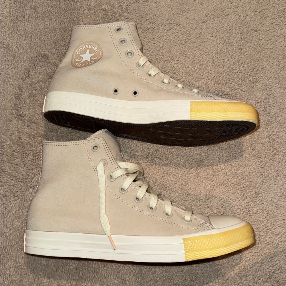 Converse High-Tops - Picture 4 of 10